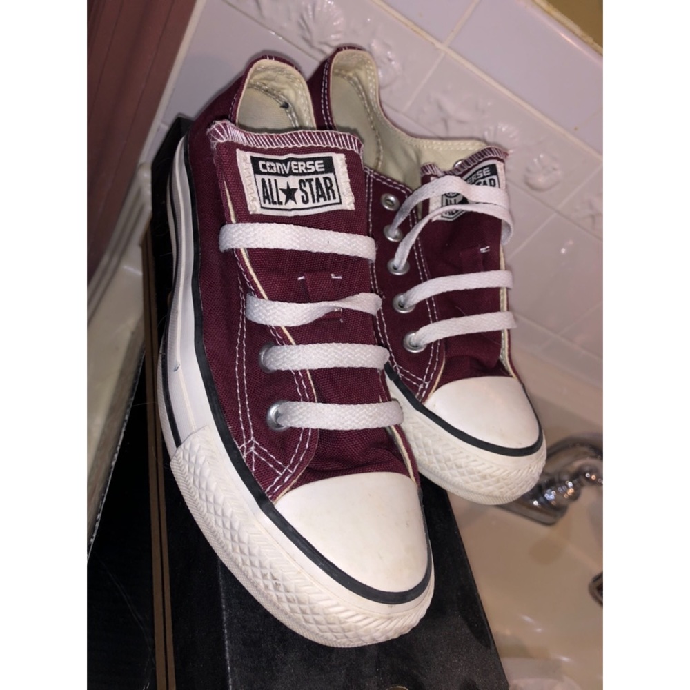 Converse burgundy